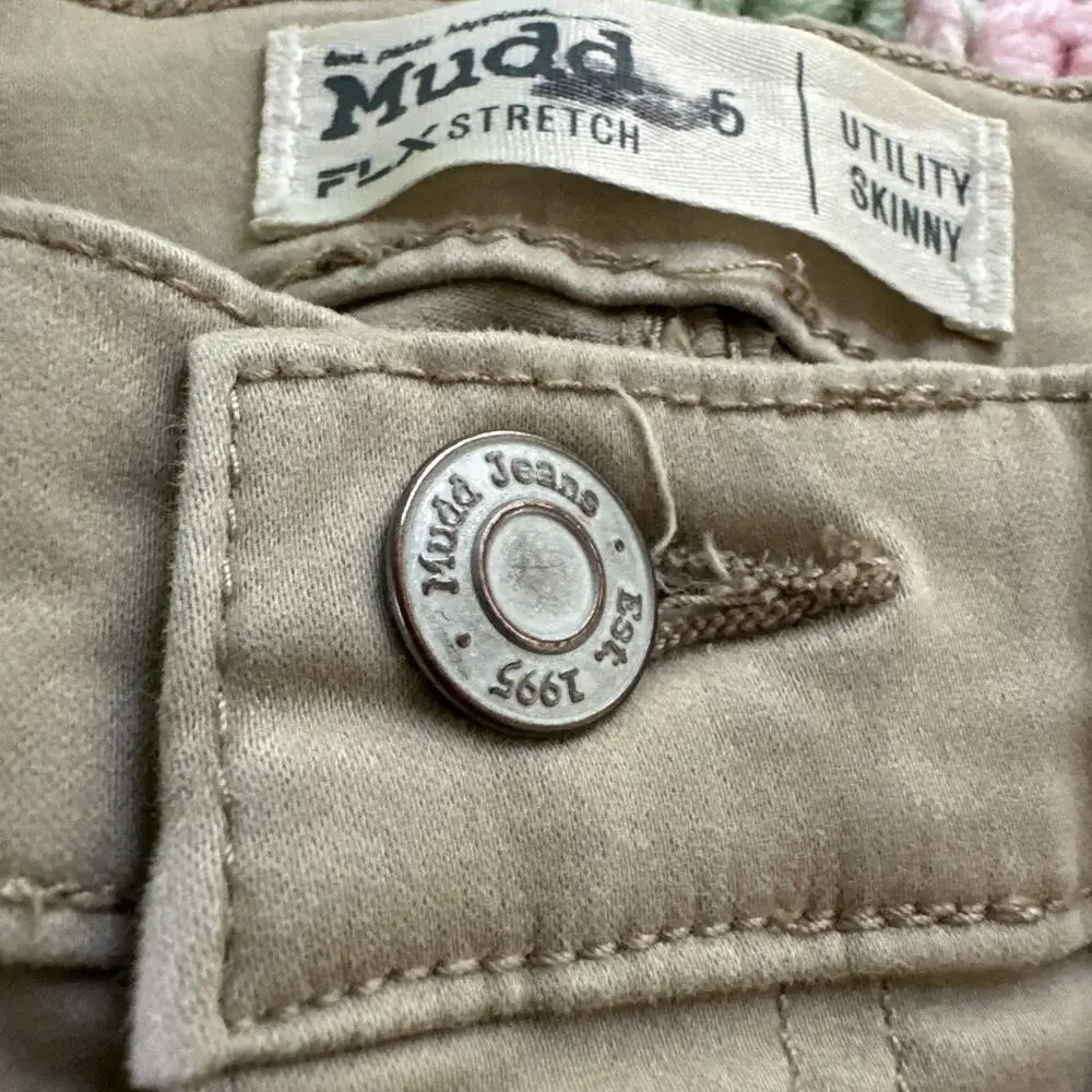 Mudd Size 5 FLX Stretch Khaki Pants Utility Skinny Zip Detailing Women’s/juniors